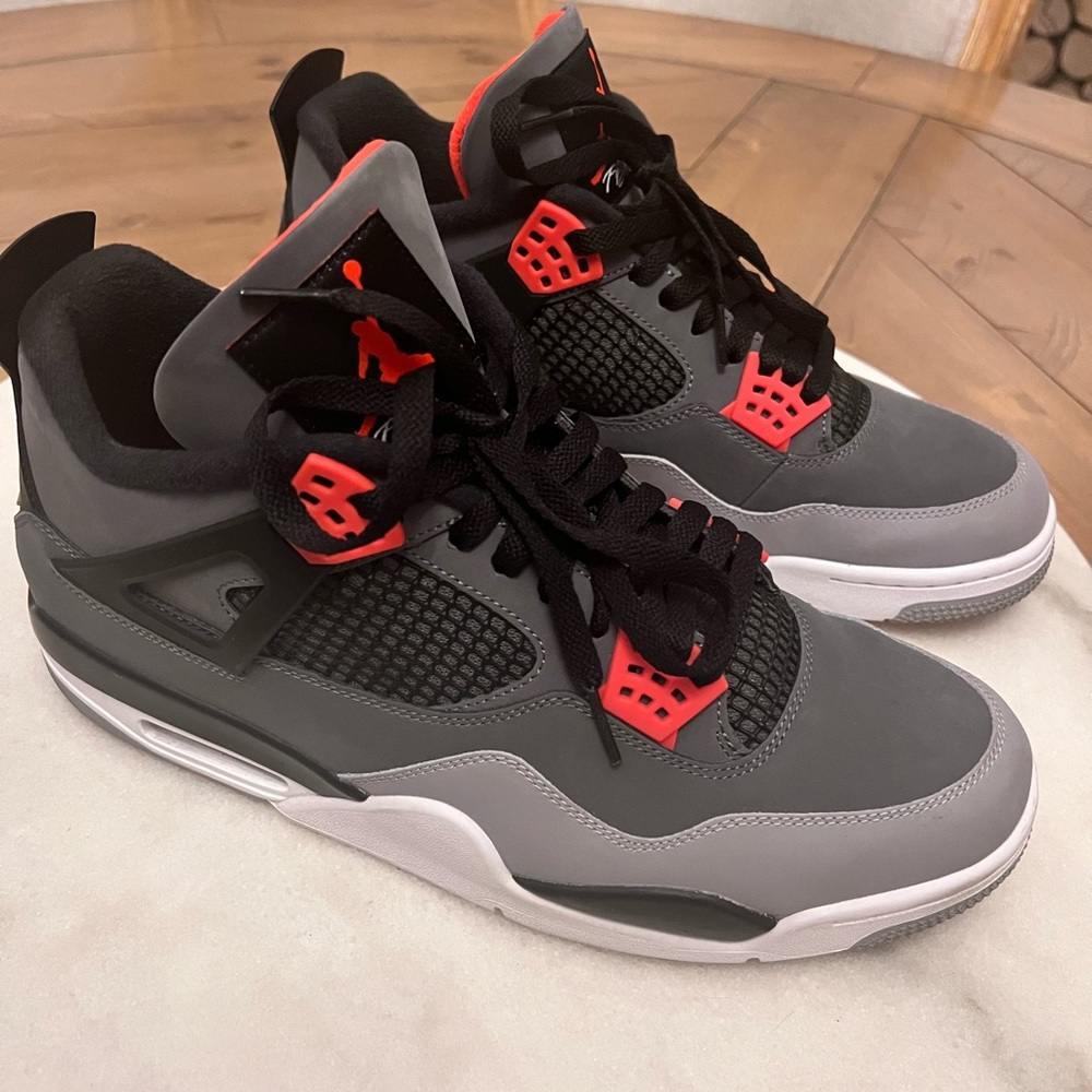 Air Jordan 4 retro size 13